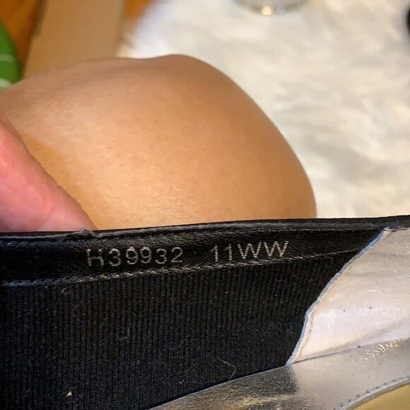 NWOT size 11WW pump heels 2” - Picture 5 of 7